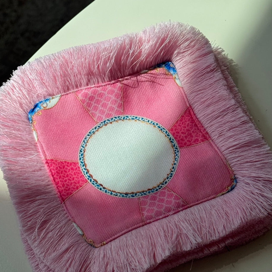 Royal Pembe Püsküllü Sunum Peçetesi
